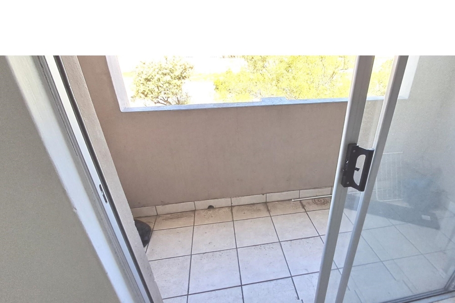 To Let 2 Bedroom Property for Rent in Thornton Western Cape